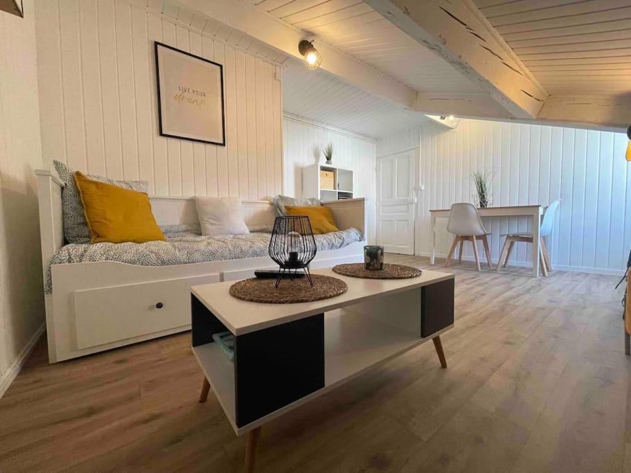 Studio Cosy, En Centre, Proche Gare, Vue Degagee Valence  Exterior photo
